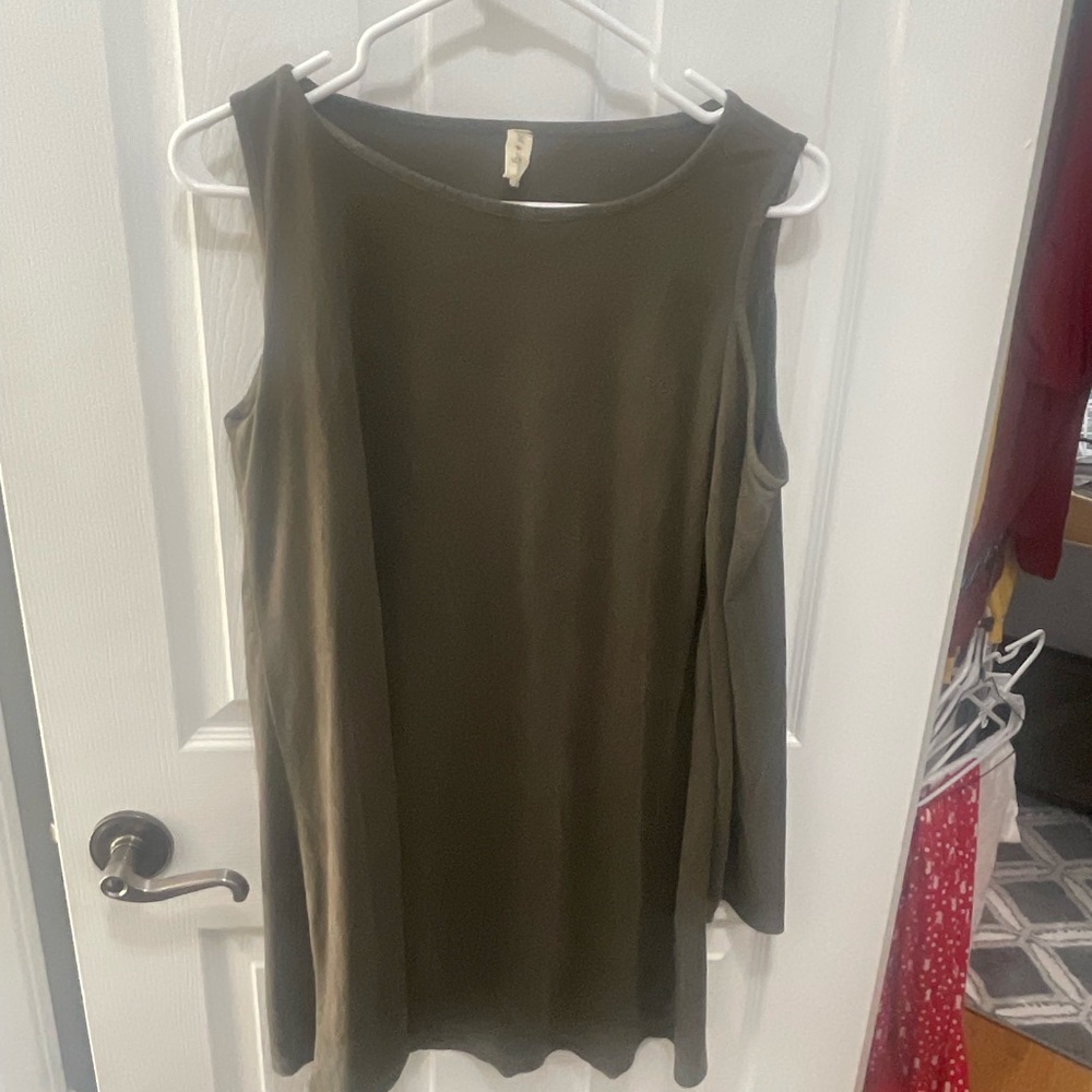 Pixi and ivy top small green cold shoulder - Picture 3 of 15